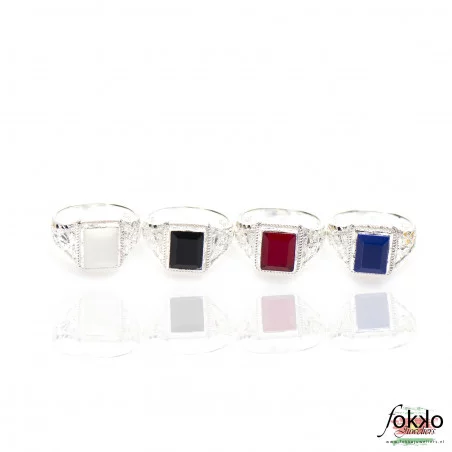 Zilveren Surinaamse sieraden