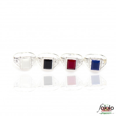 Zilveren Surinaamse sieraden | Rode steen ring